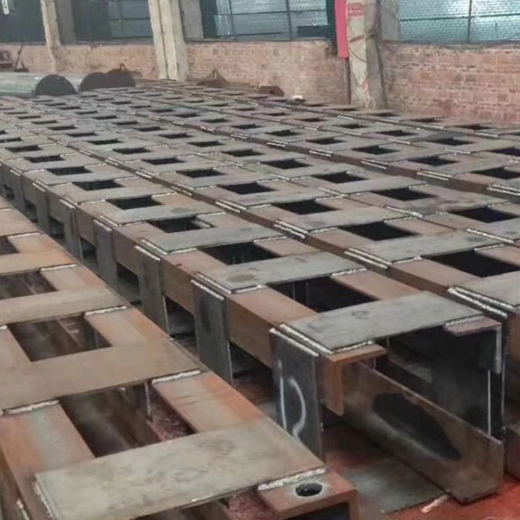 Üçbucaqlı qəfəs sütunu